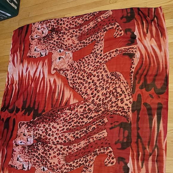 Leopard/ Cheeta Oversized Scarf - Picture 4 of 10